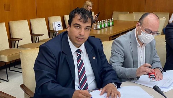 РЕКОВЦУ ДВА ПРОЈЕКТА: У плану реконструкција зграде општинске управе и асфалтирање пута РЕКОВЦУ ДВА ПРОЈЕКТА: У плану реконструкција зграде општинске управе и асфалтирање пута