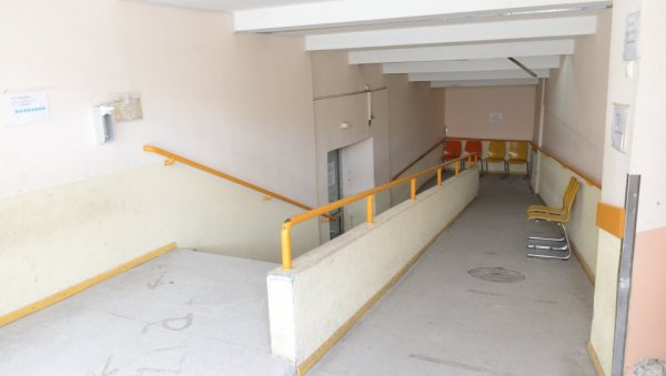 ПОЗИТИВНО ШЕСТ УЗОРАКА: Корона у Краљеву стагнира ПОЗИТИВНО ШЕСТ УЗОРАКА: Корона у Краљеву стагнира