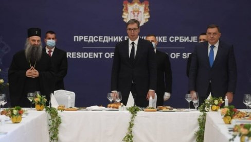 ПРИТИСЦИ ИЗ БРИСЕЛА НА ПЕТОРКУ: Европа би по питању Косова могла да буде уједињена против интереса Србије ПРИТИСЦИ ИЗ БРИСЕЛА НА ПЕТОРКУ: Европа би по питању Косова могла да буде уједињена против интереса Србије