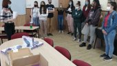 ДА ТЕХНИКА НЕ БУДЕ ПРЕПРЕКА: Ученици суботичких школа добили таблете за лакше учење ДА ТЕХНИКА НЕ БУДЕ ПРЕПРЕКА: Ученици суботичких школа добили таблете за лакше учење