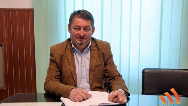 ЗБОГ ИЗУЗЕТНИХ РЕЗУЛТАТА: Председнику општине Сечањ награда Капетан Миша Анастасијевић ЗБОГ ИЗУЗЕТНИХ РЕЗУЛТАТА: Председнику општине Сечањ награда Капетан Миша Анастасијевић