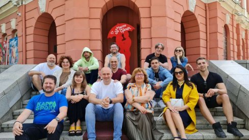 КРУГ МАНИПУЛАЦИЈЕ: Политичка и духовна превирања на Балкану - још од паганских времена КРУГ МАНИПУЛАЦИЈЕ: Политичка и духовна превирања на Балкану - још од паганских времена