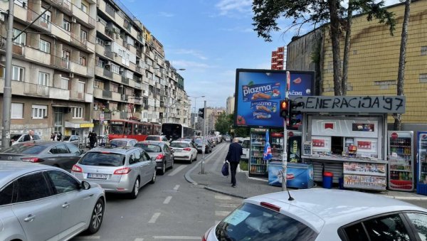 ПОТПУНИ КОЛАПС У ВОЈВОДЕ СТЕПЕ: У Београду и овог јутра велике гужве! (ФОТО) ПОТПУНИ КОЛАПС У ВОЈВОДЕ СТЕПЕ: У Београду и овог јутра велике гужве! (ФОТО)