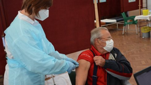 VAKCINACIJA DANAS I U DISU: Nastavlja se masovna imunizacija u Kruševcu VAKCINACIJA DANAS I U DISU: Nastavlja se masovna imunizacija u Kruševcu