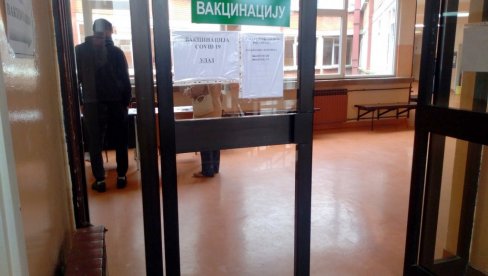 ВАКЦИНИСАНО 30 ОДСТВО ГРАЂАНА: У Пожаревцу опада број заражених ВАКЦИНИСАНО 30 ОДСТВО ГРАЂАНА: У Пожаревцу опада број заражених