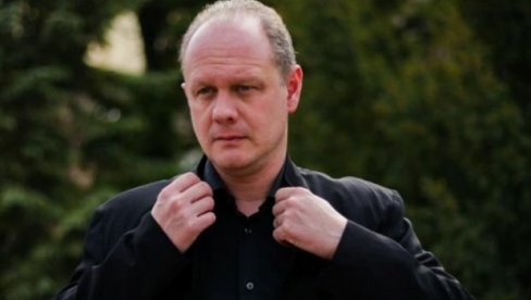 DEMOKRATSKI FRONT DA USKRATI PODRŠKU VLADI: Sociolog Bojan Panaotović o sinoćnjem potezu crnogorskog premijera Krivokapića DEMOKRATSKI FRONT DA USKRATI PODRŠKU VLADI: Sociolog Bojan Panaotović o sinoćnjem potezu crnogorskog premijera Krivokapića
