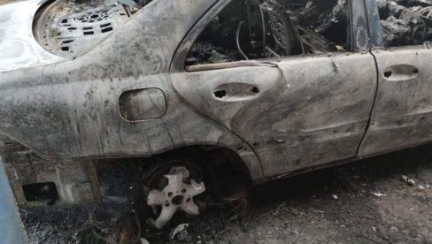 U KIKINDI EKSPLODIRAO AUTOMOBIL: Povređenih nema U KIKINDI EKSPLODIRAO AUTOMOBIL: Povređenih nema