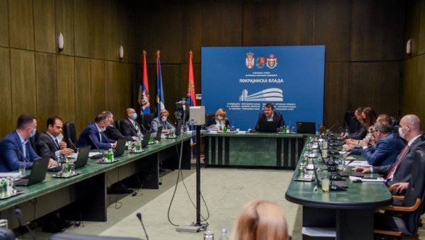 ПРЕДЛОЖЕН РЕБАЛАНС БУЏЕТА АП ВОЈВОДИНЕ: Каса пунија за 2,3 милијарде динара ПРЕДЛОЖЕН РЕБАЛАНС БУЏЕТА АП ВОЈВОДИНЕ: Каса пунија за 2,3 милијарде динара