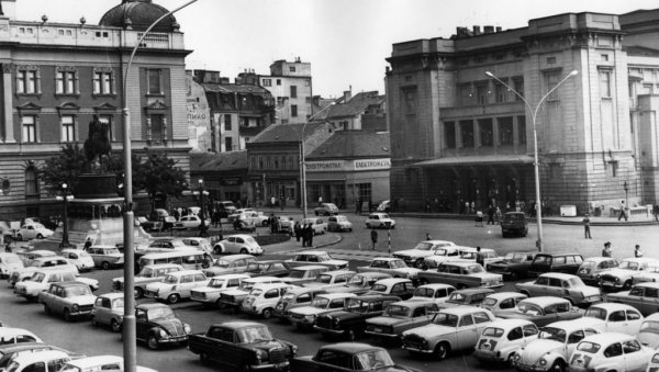 ПАРКИНГ НА ТРГУ РЕПУБЛИКЕ: Ове слике Београда сигурно нисте видели (ФОТО) ПАРКИНГ НА ТРГУ РЕПУБЛИКЕ: Ове слике Београда сигурно нисте видели (ФОТО)