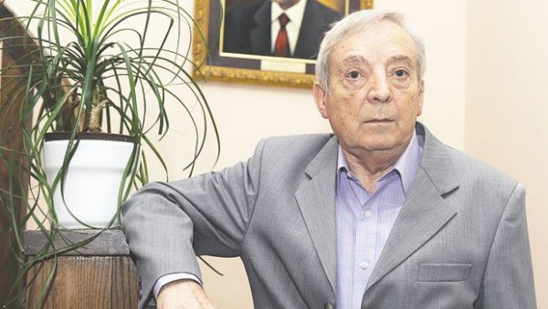 ДРАГОЈЛОВИЋУ НАГРАДА У ЛУЏОУ: Кинеско признање за српског песника ДРАГОЈЛОВИЋУ НАГРАДА У ЛУЏОУ: Кинеско признање за српског песника