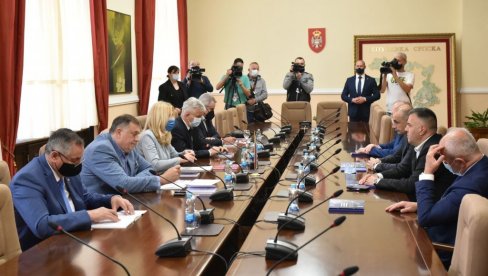 SRPSKA NE PRIHVATA NI ŠMITA! Nakon ostavke Valentina Incka sa čela OHR, iz Banjaluke stigla oštra poruka SRPSKA NE PRIHVATA NI ŠMITA! Nakon ostavke Valentina Incka sa čela OHR, iz Banjaluke stigla oštra poruka