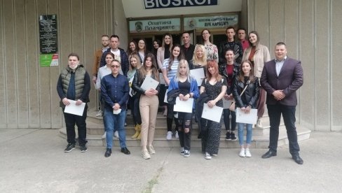 СТИПЕНДИЈЕ ЗА 32 НАЈБОЉИХ СТУДЕНАТА: Општина Пландиште за сваког стипендисту обезбедила по 70.000 динара СТИПЕНДИЈЕ ЗА 32 НАЈБОЉИХ СТУДЕНАТА: Општина Пландиште за сваког стипендисту обезбедила по 70.000 динара