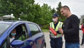 ЛЕПА АКЦИЈА У МЛАДЕНОВЦУ: Апарати за гашење пожара на поклон возачима ЛЕПА АКЦИЈА У МЛАДЕНОВЦУ: Апарати за гашење пожара на поклон возачима