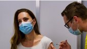 ВАКЦИНИСАЛА СЕ КЕЈТ МИДЛТОН: Војвоткиња примила прву дозу цепива против корона вируса ВАКЦИНИСАЛА СЕ КЕЈТ МИДЛТОН: Војвоткиња примила прву дозу цепива против корона вируса