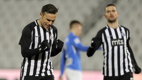 GOLOVA 106, TROFEJ NIJEDAN: Partizan u protekloj sezonio bio raspucavan, ali ostao bez pehara GOLOVA 106, TROFEJ NIJEDAN: Partizan u protekloj sezonio bio raspucavan, ali ostao bez pehara