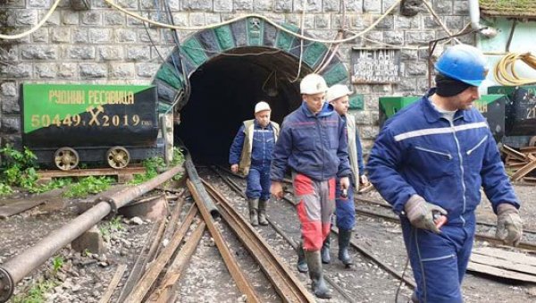 ОДЕЛА СА СЕНЗОРИМА ЧУВАЈУ И ВАТРОГАСЦЕ: Наши научници раде на побољшању безбедности рада у ризичним професијама ОДЕЛА СА СЕНЗОРИМА ЧУВАЈУ И ВАТРОГАСЦЕ: Наши научници раде на побољшању безбедности рада у ризичним професијама