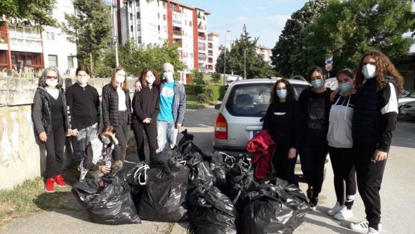ЗА ЗЕЛЕНО ВРАЊЕ: Очишћен део насеља Ледене стене ЗА ЗЕЛЕНО ВРАЊЕ: Очишћен део насеља Ледене стене