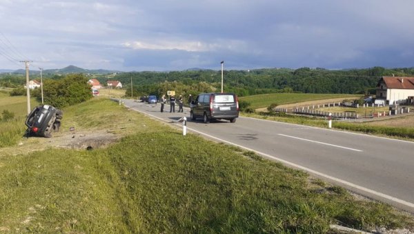 ФОТОГРАФИЈЕ СА МЕСТА НЕСРЕЋЕ: Страшан удес код Лознице - Страдала једна особа! ФОТОГРАФИЈЕ СА МЕСТА НЕСРЕЋЕ: Страшан удес код Лознице - Страдала једна особа!