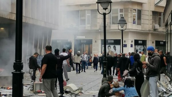 МИРИ ЈЕ ХИТНО ПОТРЕБНА НАША ПОМОЋ: Жени повређеној у експлозији у центру Београда потребна крв МИРИ ЈЕ ХИТНО ПОТРЕБНА НАША ПОМОЋ: Жени повређеној у експлозији у центру Београда потребна крв