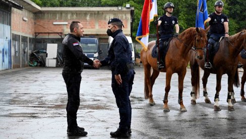 НОВА БАЛОН ХАЛА: За Чету коњаника и Kоњички клуб Полицајац омогућиће континуитет у раду НОВА БАЛОН ХАЛА: За Чету коњаника и Kоњички клуб Полицајац омогућиће континуитет у раду