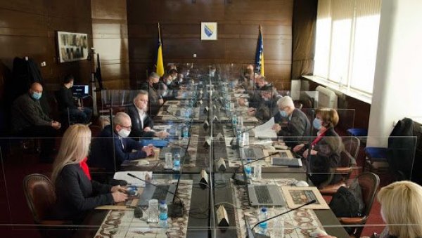 ФЕДЕРАЦИЈА ТРИ ГОДИНЕ БЕЗ НОВЕ ВЛАДЕ! Оборен још један негативни рекорд у процесу формирања једног од стубова власти у БиХ ФЕДЕРАЦИЈА ТРИ ГОДИНЕ БЕЗ НОВЕ ВЛАДЕ! Оборен још један негативни рекорд у процесу формирања једног од стубова власти у БиХ