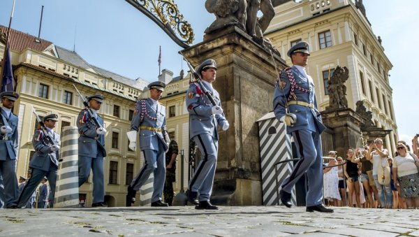 ЧЕСИ МОЛЕ РУСИЈУ ДА ИХ УКЛОНИ СА СПИСКА: Москва јасно рекла које земље су непријатељске, Кулбанек реаговао ЧЕСИ МОЛЕ РУСИЈУ ДА ИХ УКЛОНИ СА СПИСКА: Москва јасно рекла које земље су непријатељске, Кулбанек реаговао