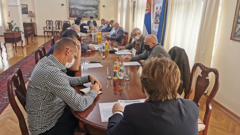 БЕСПЛАТАН ПРЕВОЗ ЗА ПЕНЗИОНЕРЕ: Градско веће Шапца донело одлуку, олакшаће живот најстаријим суграђанима БЕСПЛАТАН ПРЕВОЗ ЗА ПЕНЗИОНЕРЕ: Градско веће Шапца донело одлуку, олакшаће живот најстаријим суграђанима
