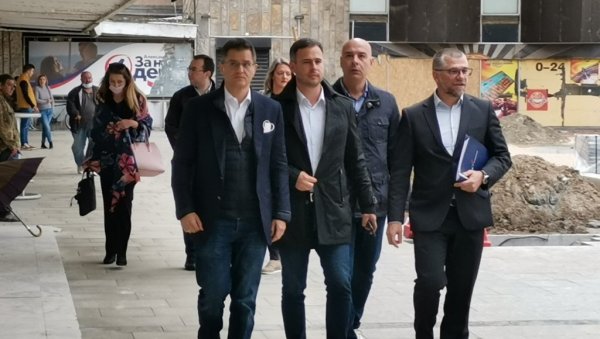 ГАШИЋ ТРАЖИ 500.000 ДИНАРА: Тужба директора БИА против функционера НС због повреде части ГАШИЋ ТРАЖИ 500.000 ДИНАРА: Тужба директора БИА против функционера НС због повреде части