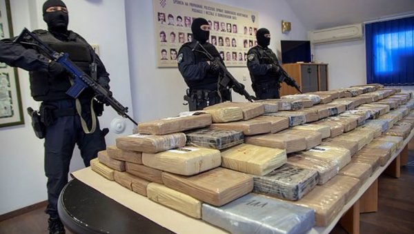 ВОЗИЛИ ПО 42 КИЛОГРАМА ДРОГЕ: Нова сазнања истражитеља о деловању словеначког огранка кавачког клана ВОЗИЛИ ПО 42 КИЛОГРАМА ДРОГЕ: Нова сазнања истражитеља о деловању словеначког огранка кавачког клана