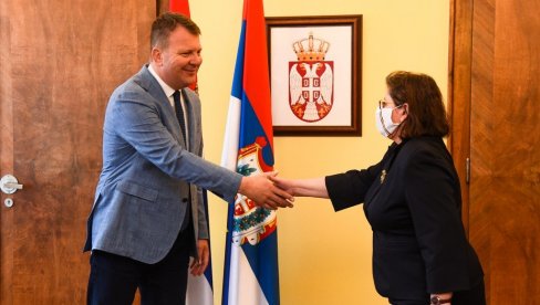 MIROVIĆ I DAVIDOJU O PREKOGRANIČNIM PROJEKTIMA: Prioritet auto-put Beograd-Vršac-Temišvar (FOTO) MIROVIĆ I DAVIDOJU O PREKOGRANIČNIM PROJEKTIMA: Prioritet auto-put Beograd-Vršac-Temišvar (FOTO)
