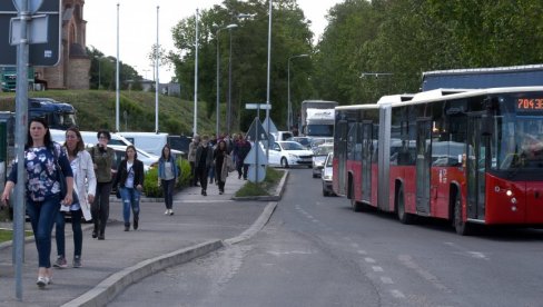 ТОКОМ РАДОВА НА РЕДОВНОМ ОДРЖАВАЊУ: Измене на Батајничком друму