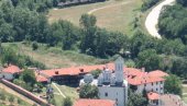 ВЕЛИКИ ЈУБИЛЕЈ МАНАСТИРА ПРОХОР ПЧИЊСКИ: Литургију ће служити Патријарх Порфирије ВЕЛИКИ ЈУБИЛЕЈ МАНАСТИРА ПРОХОР ПЧИЊСКИ: Литургију ће служити Патријарх Порфирије