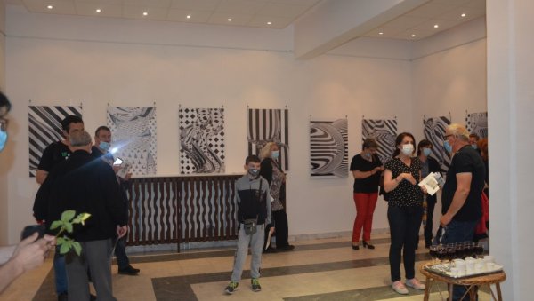 ВАРИЈАЦИЈЕ У НЕГОТИНУ: Отворена изложба Бојане Бојовић Милошевић ВАРИЈАЦИЈЕ У НЕГОТИНУ: Отворена изложба Бојане Бојовић Милошевић