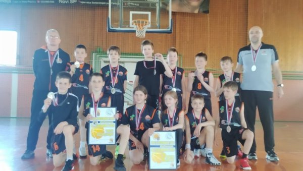 МАЛИШАНИ ЖАЊУ ОДЛИЧЈА: Најуспешнија сезона кошаркашког клуба НС Баскет 07 МАЛИШАНИ ЖАЊУ ОДЛИЧЈА: Најуспешнија сезона кошаркашког клуба НС Баскет 07