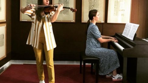 FESTIVAL VLASINSKO PROLEĆE: Za četiri godine u Vlasotincu se nadmetalo više od 130 takmičara FESTIVAL VLASINSKO PROLEĆE: Za četiri godine u Vlasotincu se nadmetalo više od 130 takmičara