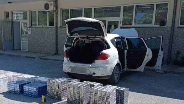 УХАПШЕН ОСУМЊИЧЕНИ ЗА ШВЕРЦ: Нова заплена цигарета код Билећа УХАПШЕН ОСУМЊИЧЕНИ ЗА ШВЕРЦ: Нова заплена цигарета код Билећа