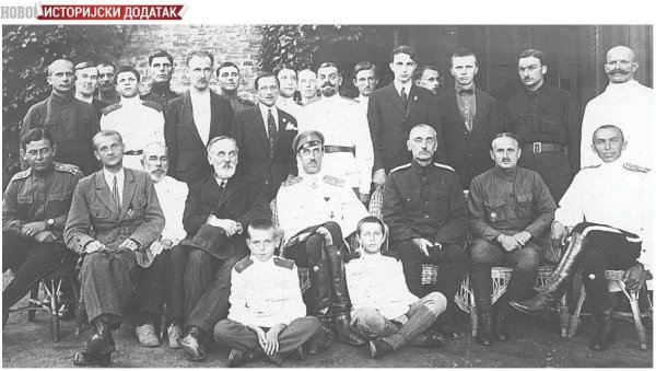 ИСТОРИЈСКИ ДОДАТАК - АРИСТОКРАТЕ ПОСТАЈУ ТАКСИСТИ: Генерал Шкуро продавао је новине, а пуковник са метлом у рукама чистио је Нови Сад ИСТОРИЈСКИ ДОДАТАК - АРИСТОКРАТЕ ПОСТАЈУ ТАКСИСТИ: Генерал Шкуро продавао је новине, а пуковник са метлом у рукама чистио је Нови Сад