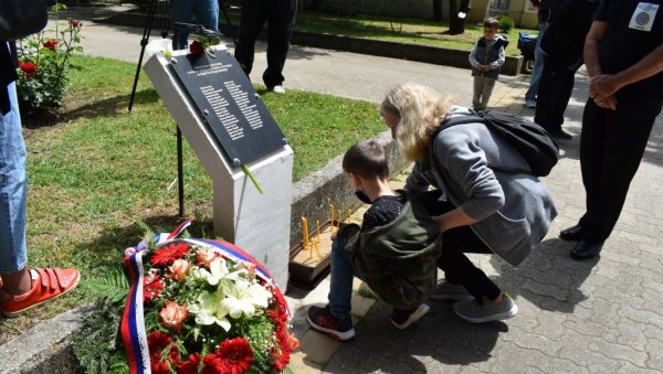 ПРОШЛО ЈЕ 22 ГОДИНЕ: У Кикинди обележена годишњица нато бомбардовања касарне ПРОШЛО ЈЕ 22 ГОДИНЕ: У Кикинди обележена годишњица нато бомбардовања касарне