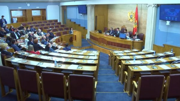 ПОЧИЊЕ ПРОВЕТРАВАЊЕ ЈАВНПГ СРЕВИСА: Скупштина Црне Горе изгласала чланове новог Савета РТЦГ ПОЧИЊЕ ПРОВЕТРАВАЊЕ ЈАВНПГ СРЕВИСА: Скупштина Црне Горе изгласала чланове новог Савета РТЦГ