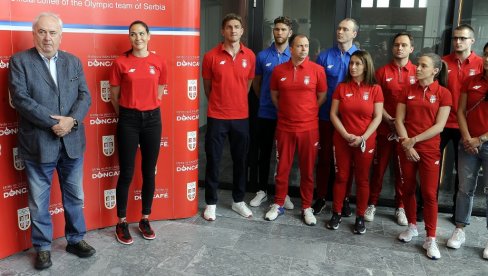 ОГЛАСИО СЕ БОЖИДАР МАЉКОВИЋ: Милош тешко, за Соњу верујемо да ће играти ОГЛАСИО СЕ БОЖИДАР МАЉКОВИЋ: Милош тешко, за Соњу верујемо да ће играти