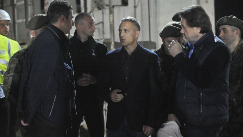 MINISTAR NEBOJŠA STEFANOVIĆ O NAORUŽAVANJU: Govorio o oružju koje kupuje Zagreb, pa poručio - Srbija snagom svoje vojske čuva slobodu MINISTAR NEBOJŠA STEFANOVIĆ O NAORUŽAVANJU: Govorio o oružju koje kupuje Zagreb, pa poručio - Srbija snagom svoje vojske čuva slobodu