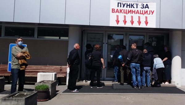 СЈАЈНИ РЕЗУЛТАТИ ИМУНИЗАЦИЈЕ У СРБИЈИ: Дато више од 5 милиона доза вакцина против корона вируса СЈАЈНИ РЕЗУЛТАТИ ИМУНИЗАЦИЈЕ У СРБИЈИ: Дато више од 5 милиона доза вакцина против корона вируса