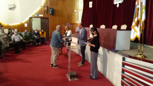 ULAGANJA U KULTURU: Kragujevac za projekte i manifestacije izdvojio 16,5 miliona dinara ULAGANJA U KULTURU: Kragujevac za projekte i manifestacije izdvojio 16,5 miliona dinara