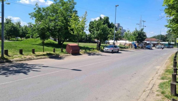 ЧИСТО ОКО ВИДИКОВАЧКЕ ПИЈАЦЕ: Комунална милиција отерала нелегалне продавце ЧИСТО ОКО ВИДИКОВАЧКЕ ПИЈАЦЕ: Комунална милиција отерала нелегалне продавце