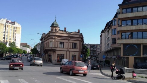 У ПАРАЋИНУ ПЕТ ПОЗИТИВНИХ НАЛАЗА: Број прегледа је опао, а на болничком лечењу и даље осморо ковид-пацијената У ПАРАЋИНУ ПЕТ ПОЗИТИВНИХ НАЛАЗА: Број прегледа је опао, а на болничком лечењу и даље осморо ковид-пацијената