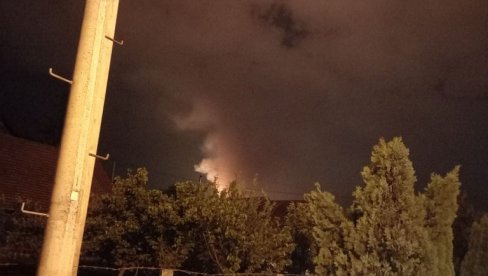 EKSPLOZIJE U ČAČKU, NAROD BEŽI: Gori fabrika Slobode, odjekuju detonacije (FOTO/VIDEO) EKSPLOZIJE U ČAČKU, NAROD BEŽI: Gori fabrika Slobode, odjekuju detonacije (FOTO/VIDEO)