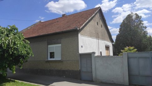 SIN UPUĆEN NA LEČENJE: Srđanu P. (28) produžen pritvor za ubistvo majke Slavujke P. (54) iz Bačke Palanke SIN UPUĆEN NA LEČENJE: Srđanu P. (28) produžen pritvor za ubistvo majke Slavujke P. (54) iz Bačke Palanke
