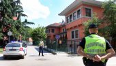 ПРВИ СНИМЦИ ИЗ СМЕДЕРЕВА: Бомба у подруму - Полиција обезбеђује школу (ВИДЕО) ПРВИ СНИМЦИ ИЗ СМЕДЕРЕВА: Бомба у подруму - Полиција обезбеђује школу (ВИДЕО)