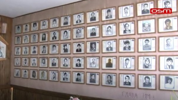 СВЕТО МЕСТО ОСВЕШТАНО КРВЉУ СРПСКИХ СИНОВА: У Жепи помен за 45 бораца убијених у заседи (ВИДЕО) СВЕТО МЕСТО ОСВЕШТАНО КРВЉУ СРПСКИХ СИНОВА: У Жепи помен за 45 бораца убијених у заседи (ВИДЕО)