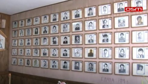 SVETO MESTO OSVEŠTANO KRVLJU SRPSKIH SINOVA: U Žepi pomen za 45 boraca ubijenih u zasedi (VIDEO) SVETO MESTO OSVEŠTANO KRVLJU SRPSKIH SINOVA: U Žepi pomen za 45 boraca ubijenih u zasedi (VIDEO)